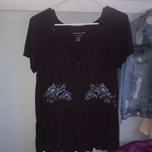 American Eagle maroon shirt